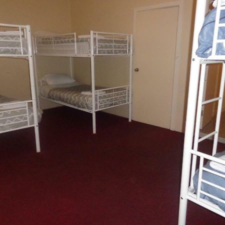 Adelaide Backpackers And Travellers Inn Экстерьер фото