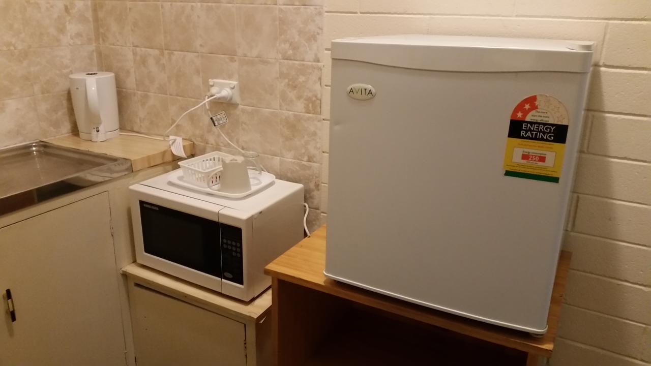 Adelaide Backpackers And Travellers Inn Экстерьер фото