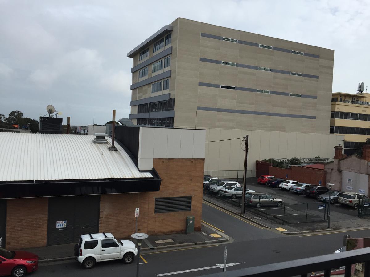 Adelaide Backpackers And Travellers Inn Экстерьер фото