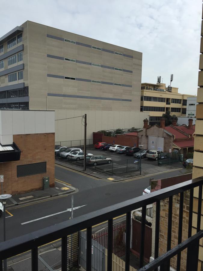 Adelaide Backpackers And Travellers Inn Экстерьер фото