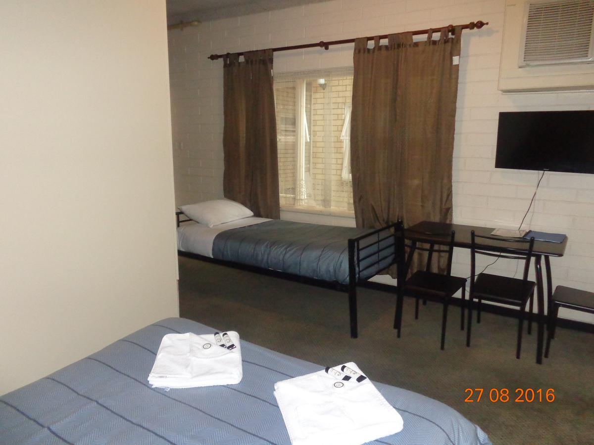 Adelaide Backpackers And Travellers Inn Экстерьер фото