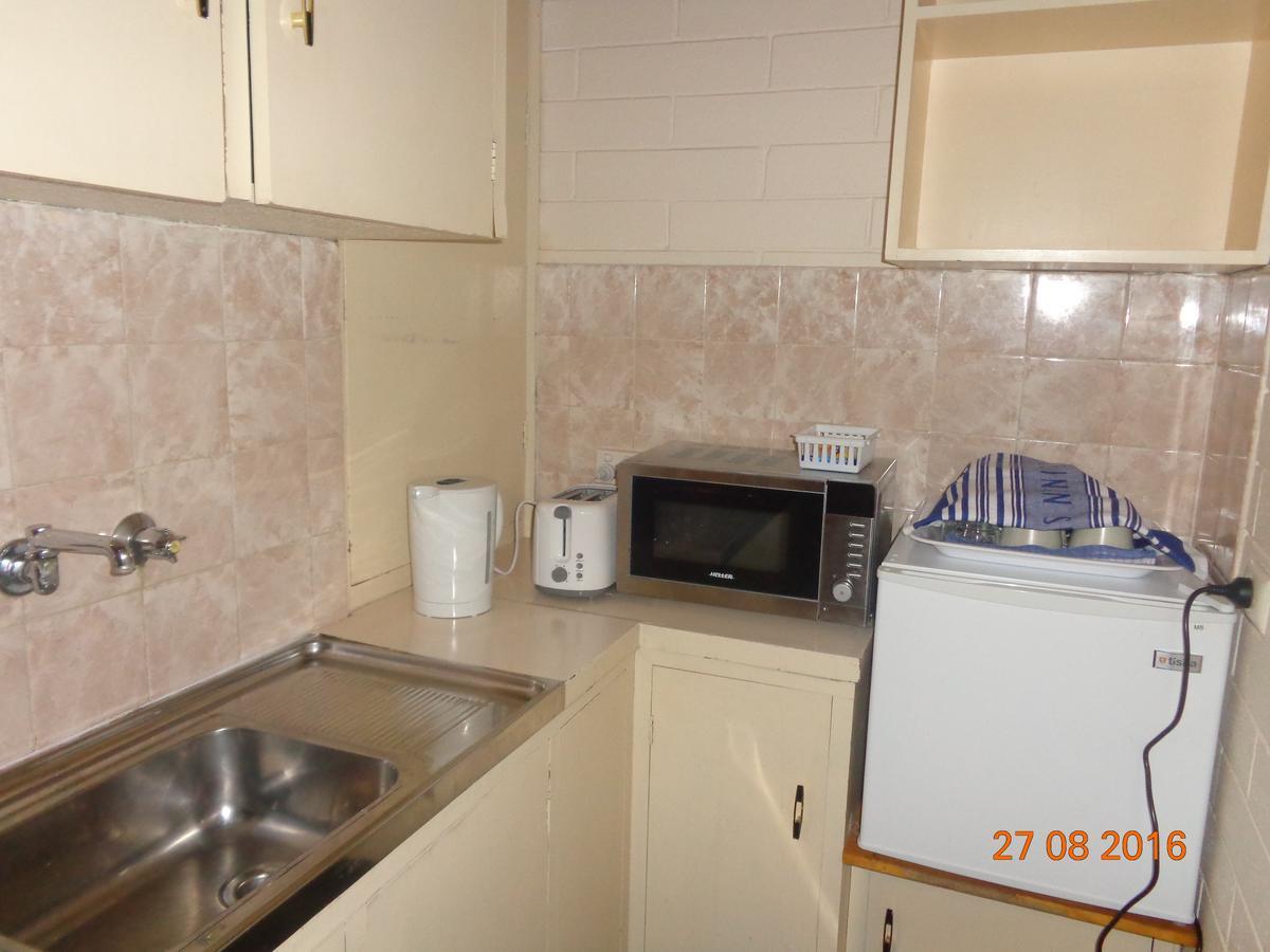 Adelaide Backpackers And Travellers Inn Экстерьер фото