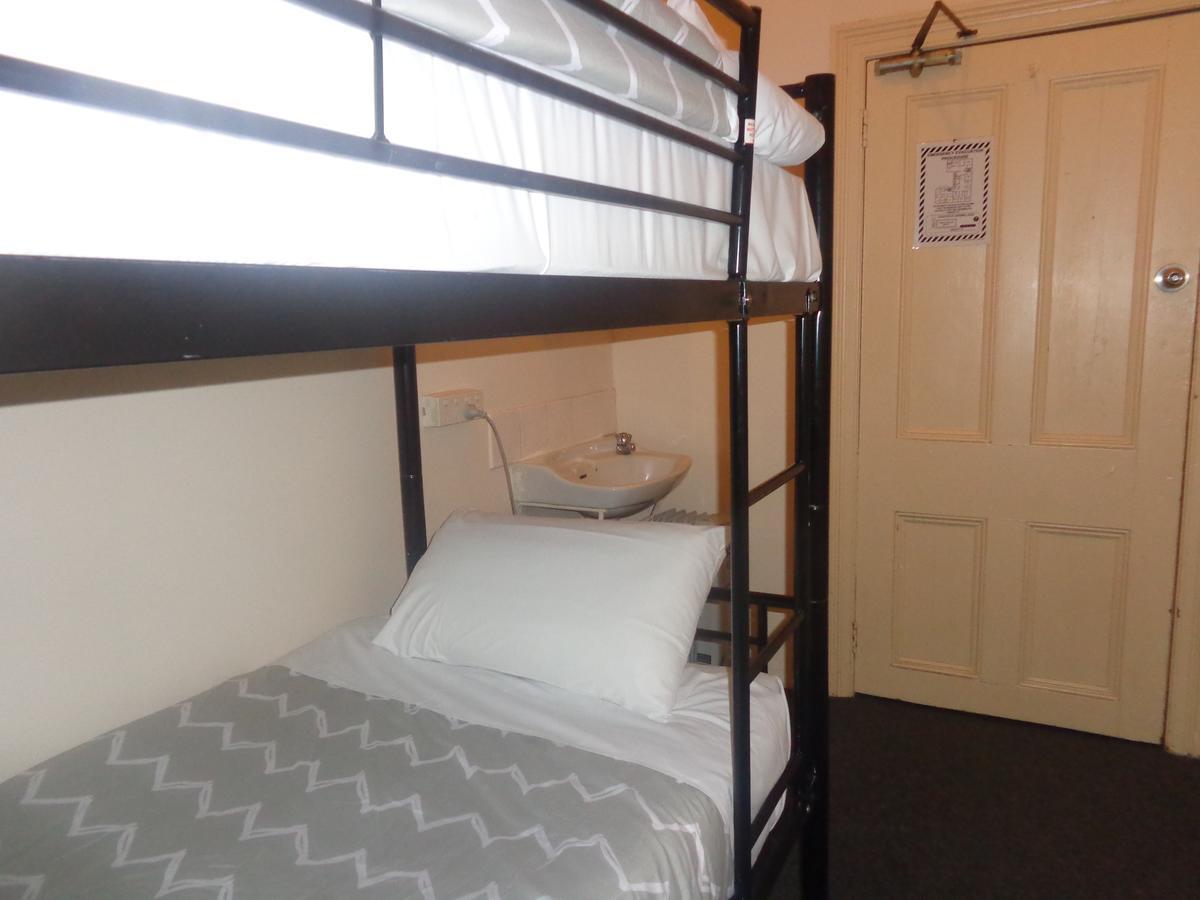 Adelaide Backpackers And Travellers Inn Экстерьер фото