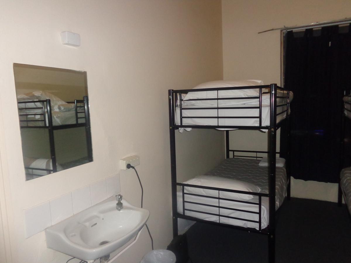 Adelaide Backpackers And Travellers Inn Экстерьер фото