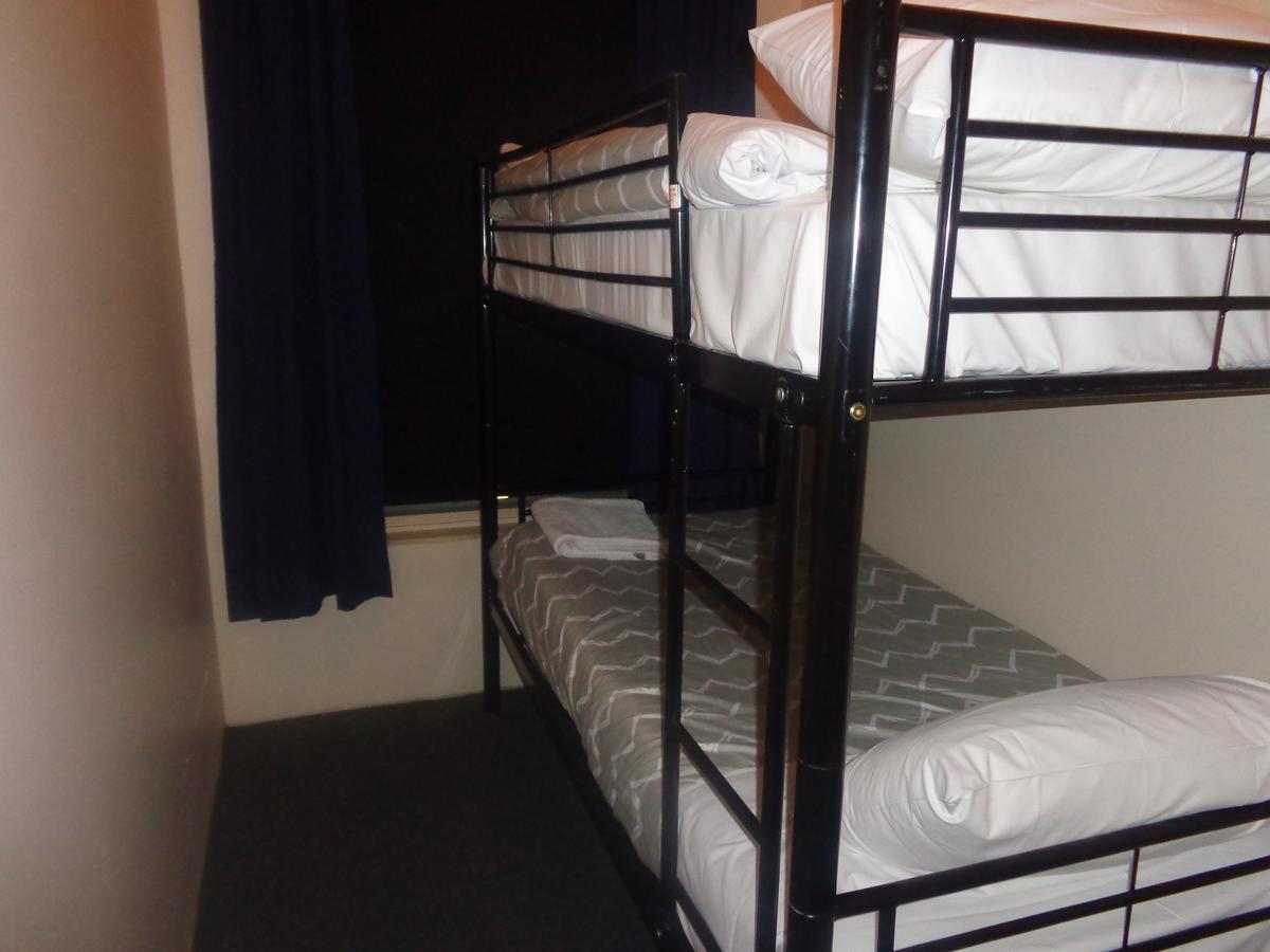Adelaide Backpackers And Travellers Inn Экстерьер фото