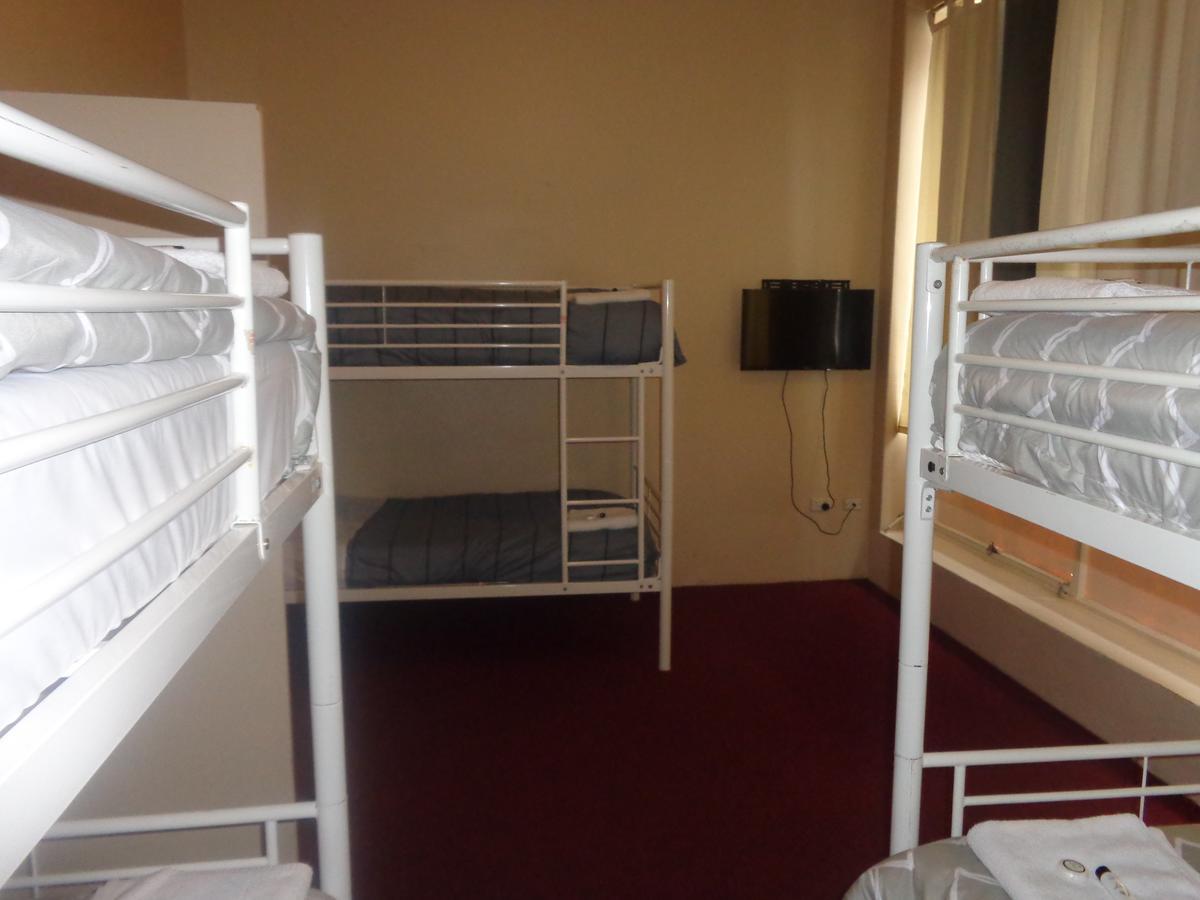 Adelaide Backpackers And Travellers Inn Экстерьер фото