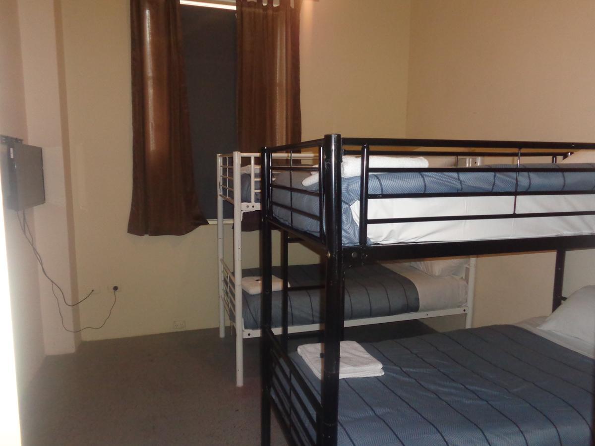 Adelaide Backpackers And Travellers Inn Экстерьер фото
