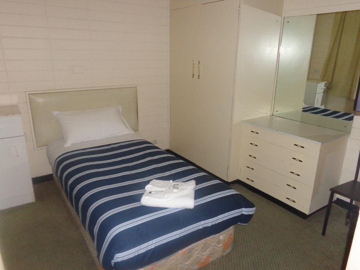 Adelaide Backpackers And Travellers Inn Экстерьер фото