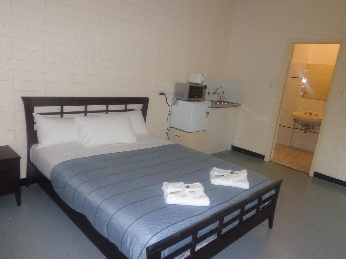 Adelaide Backpackers And Travellers Inn Экстерьер фото